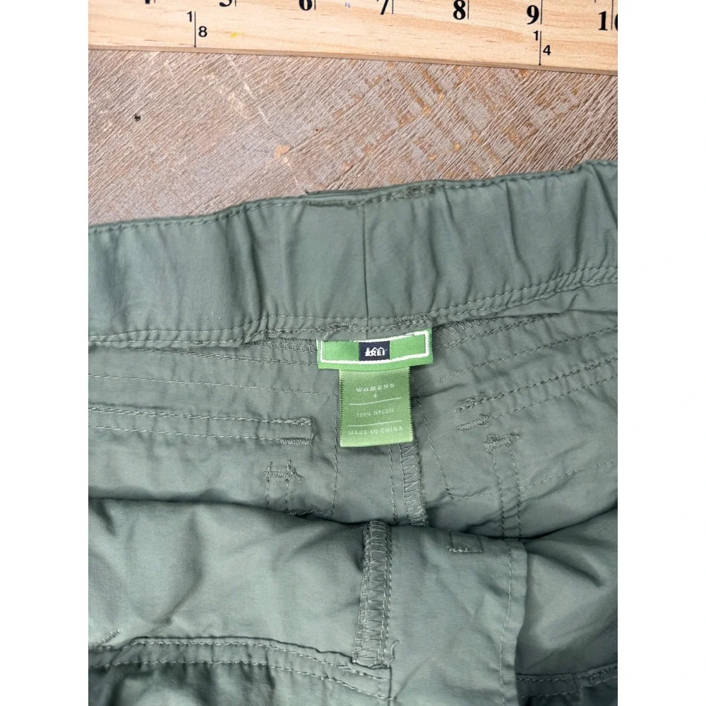 REI Women's 4 Convertible Hiking Pants olive Nylon Lightweight Cargo gorpcore - Picture 8 of 9
